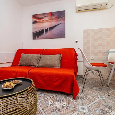 House Barbara Near Pula Pensjonat 3*