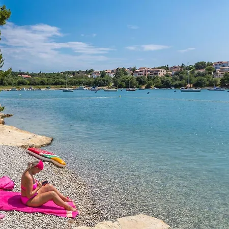 House Barbara Near Pula Vinkuran