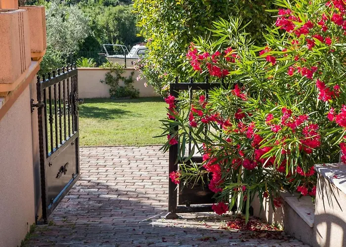 House Barbara Near Pula Penzion 3*