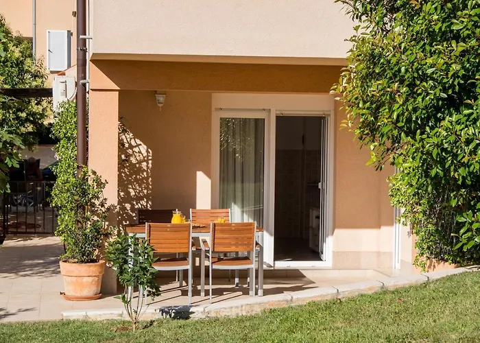 House Barbara Near Pula Gæstehus